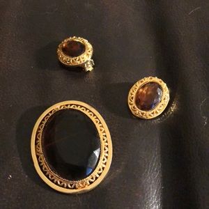Vintage broach and matching clip on earrings